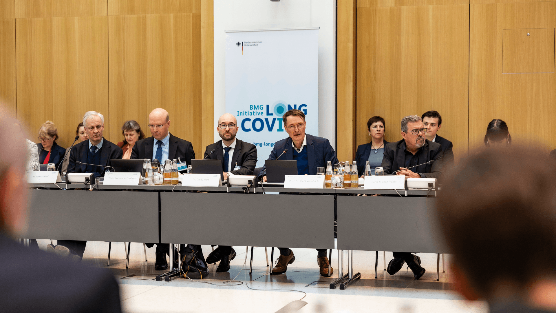 Das Foto zeigt Bundesgesundheitsminister Prof. Dr. Karl Lauterbach im Rahmen des vierten Runden Tisches zu Long COVID