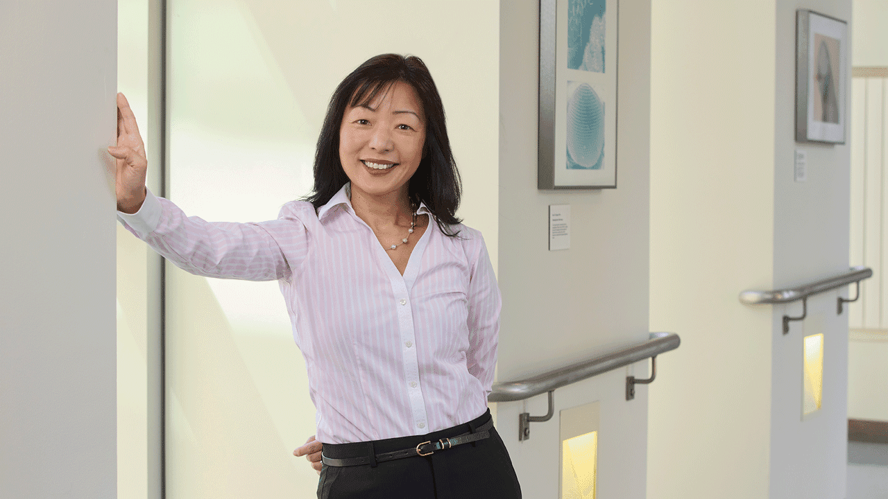 Portrait photo Ph.D. Akiko Iwasaki